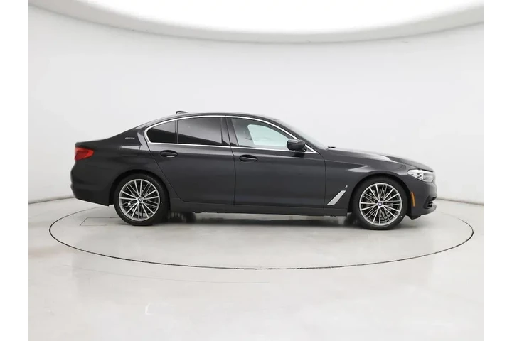 $18998 : BMW 5 Series 2019 530e iPerf image 7