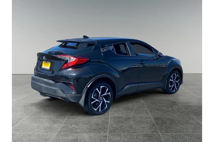$19861 : Toyota C-HR 2018 XLE 4dr Cro image 5