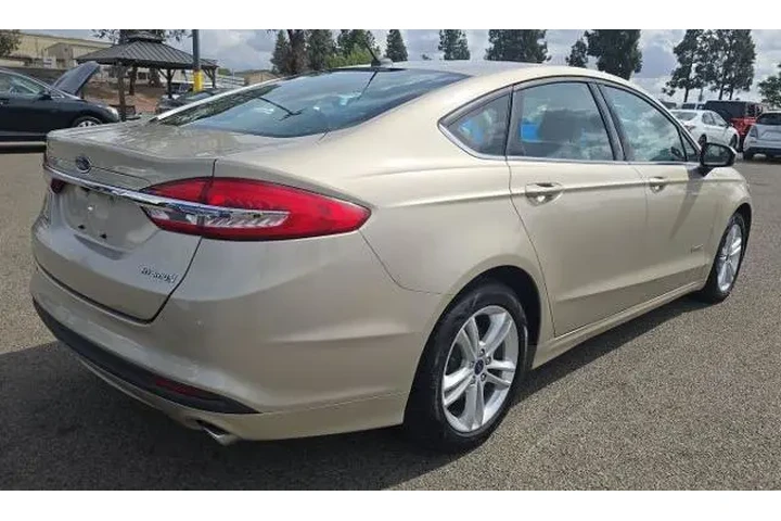 $19900 : Ford Fusion Hybrid 2018 S 4d image 2