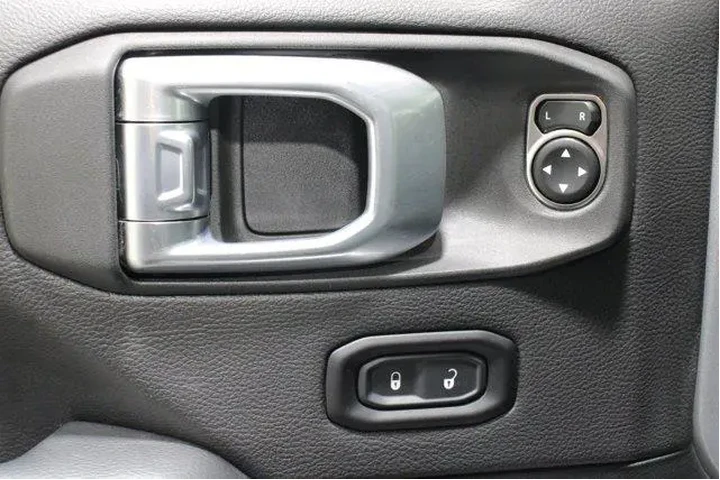 $34955 : Jeep Wrangler 2023 4x4 Rubic image 7