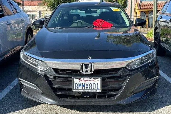 $21991 : Honda Accord 2019 LX 4dr Sed image 3