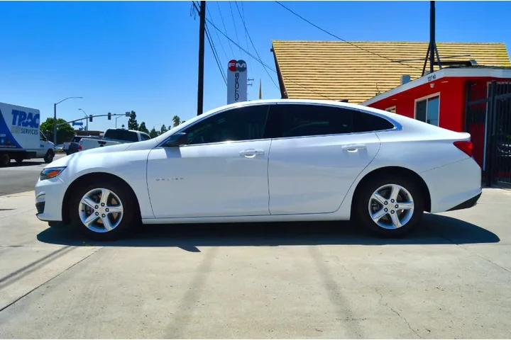 $17495 : Used 2023 Malibu 4dr Sdn LS w image 2