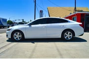 $17495 : Used 2023 Malibu 4dr Sdn LS w thumbnail