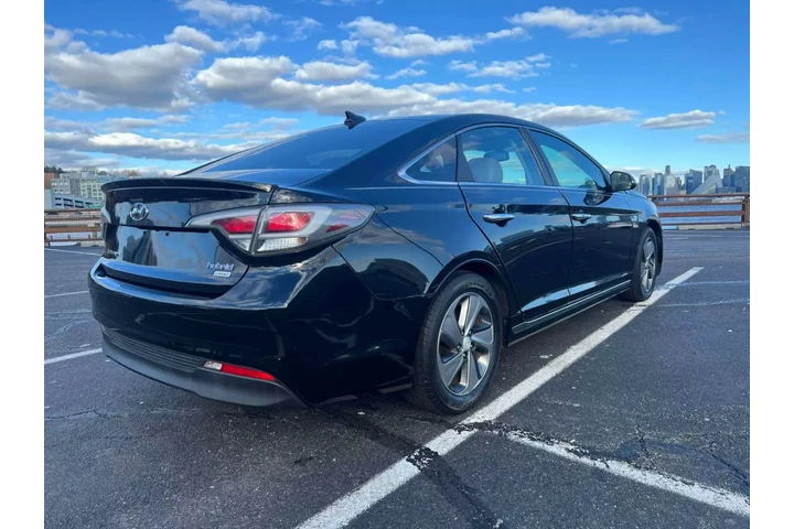 $9995 : 2016 HYUNDAI SONATA HYBRID LI image 9