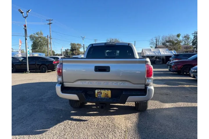 $27999 : 2017 Tacoma Limited image 7