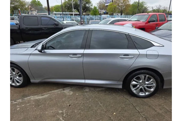 $16500 : 2019 Accord LX image 10