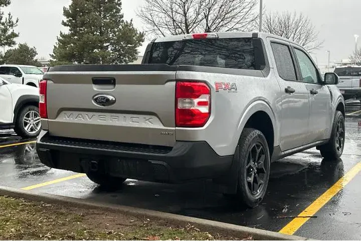 $25995 : Ford Maverick 2023 AWD XL 4d image 2