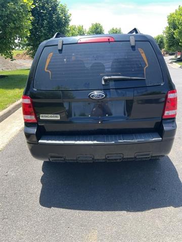 $5249 : PRE-OWNED 2009 FORD ESCAPE XLS image 4