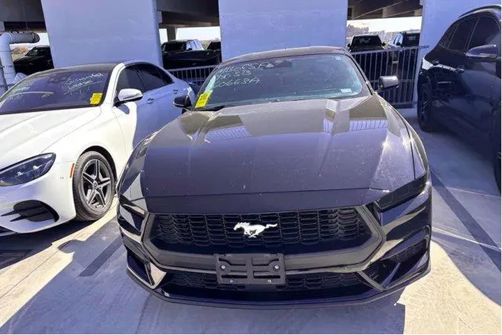 $29977 : Ford Mustang 2024 EcoBoost P image 2