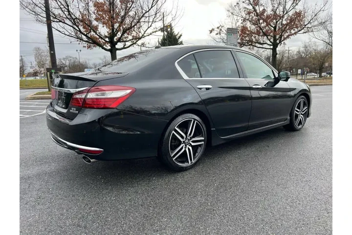$13500 : 2016 Accord Touring image 6