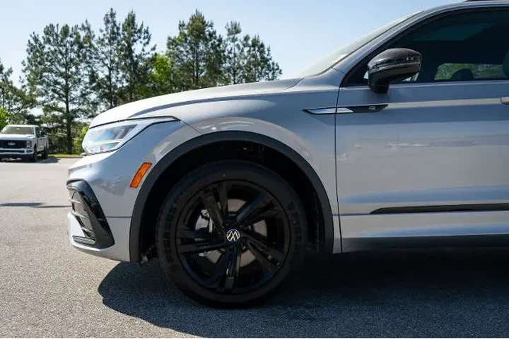 $22987 : Volkswagen Tiguan 2023 SE R- image 4