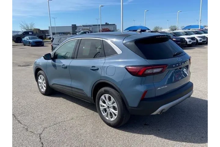 $25039 : Ford Escape 2023 AWD Active image 4