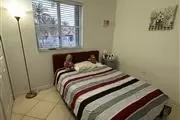 $1150 : Rento Habitación en Doral thumbnail