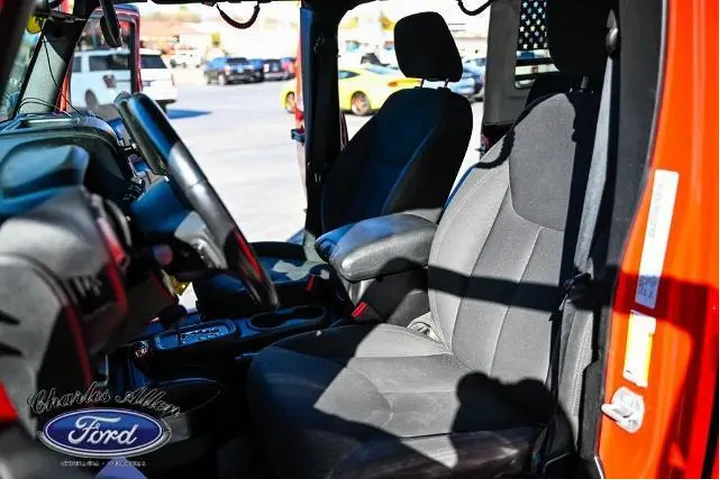 $17900 : Jeep Wrangler Unlimited 2015 image 10
