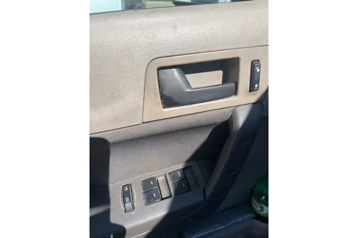 $3730 : Ford Focus 2009 SE 4dr Sedan image 7