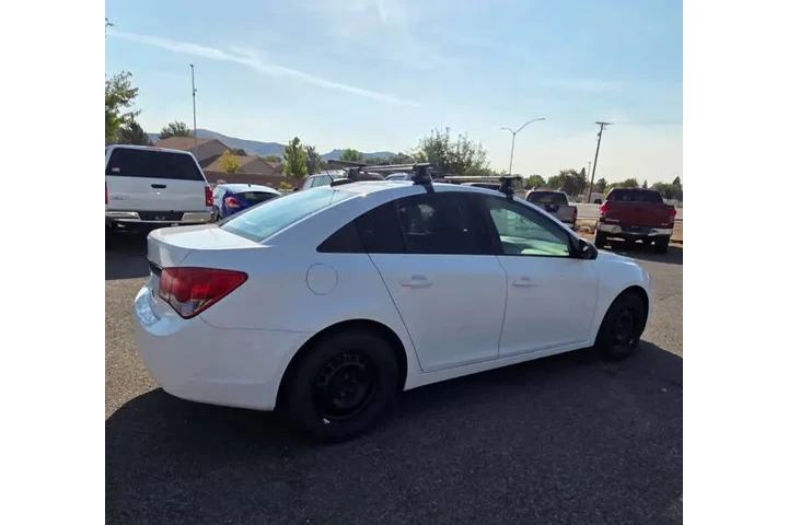 $5777 : 2015 Cruze L Manual image 4