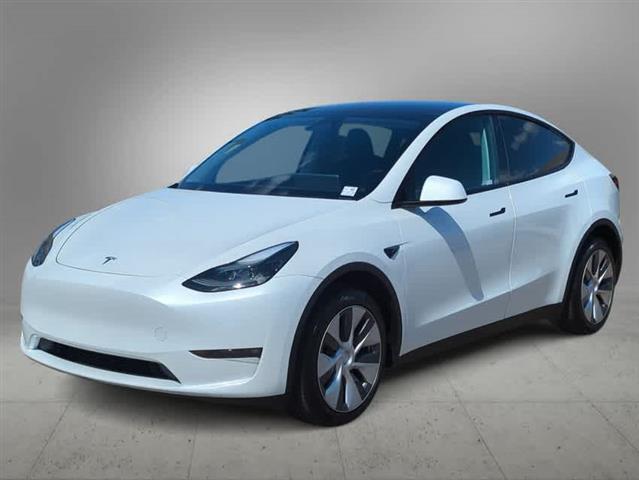 $40990 : Pre-Owned 2023 Tesla Model Y image 9