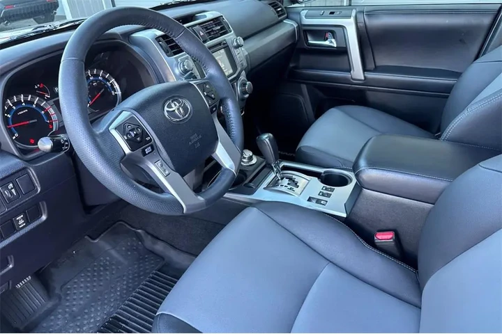 $35928 : Toyota 4Runner 2019 4x4 SR5 image 10