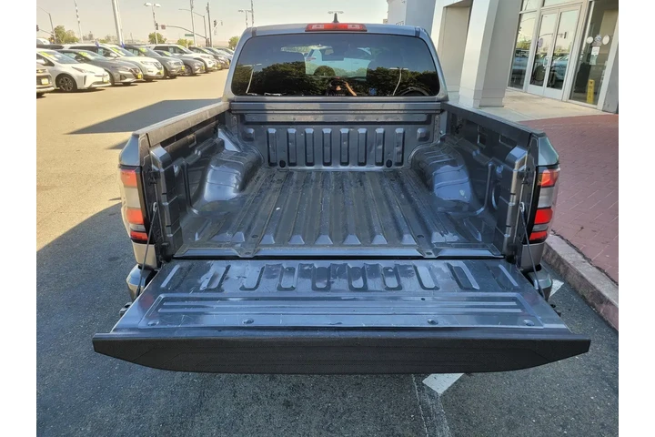 $28000 : Nissan Frontier 2023 4x4 S 4 image 10