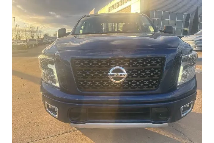 $24595 : Nissan Titan 2018 4x4 PRO-4X image 9