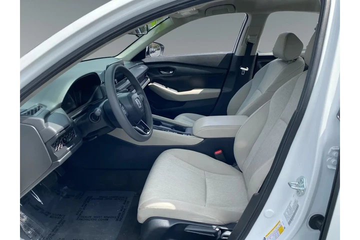 $30023 : Honda Accord 2024 LX 4dr Sed image 9