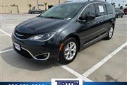Pre-Owned 2020 Pacifica Touri en Albany