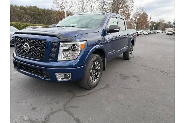 $25464 : Nissan Titan 2019 4x4 PRO-4X image 3