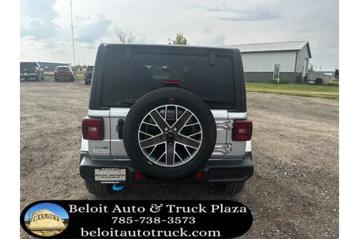 $39187 : Jeep Wrangler 2023 4x4 High image 6