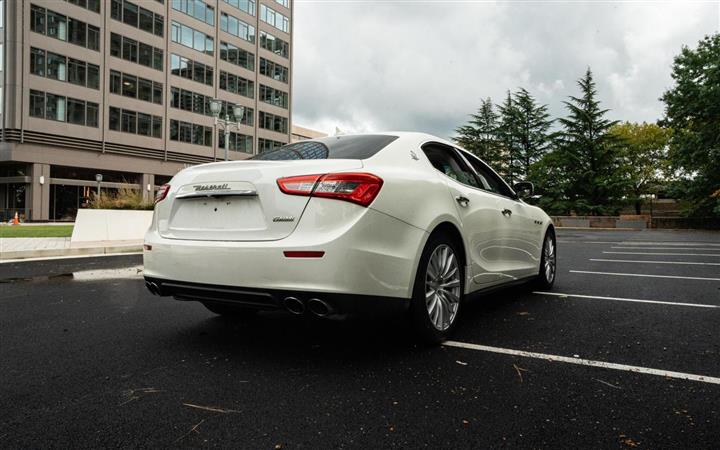 $20000 : 2015 MASERATI GHIBLI image 4