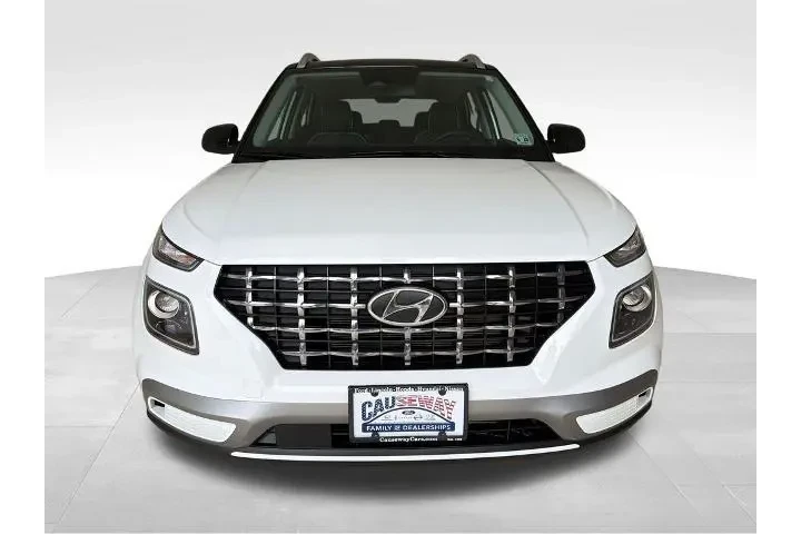 $21662 : Hyundai VENUE 2024 SEL 4dr C image 3