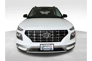 $21662 : Hyundai VENUE 2024 SEL 4dr C thumbnail