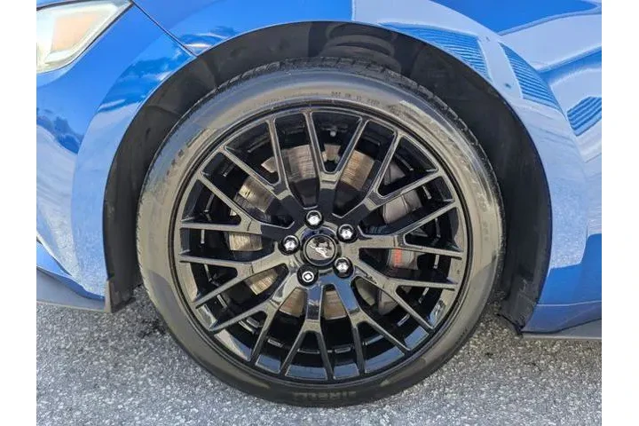 $32997 : Ford Mustang 2017 GT 2dr Fas image 9