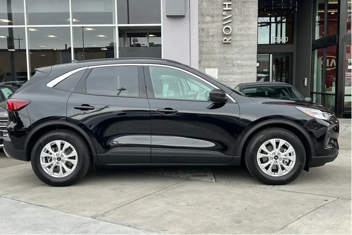 $22995 : Ford Escape 2023 Active 4dr image 3