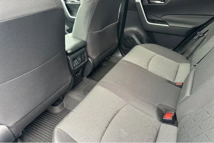 $30900 : Toyota RAV4 Hybrid 2021 AWD image 7