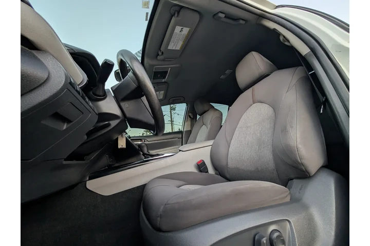 $18995 : 2019 Camry XLE image 7