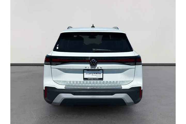 $32391 : Volkswagen Tiguan 2026 S 4dr image 5