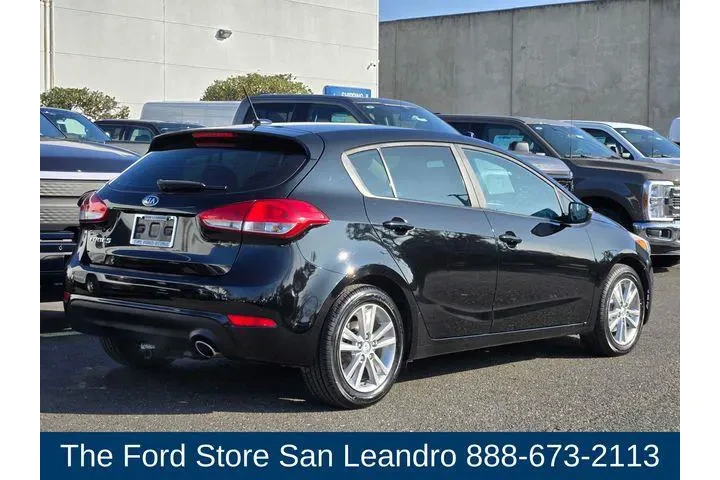 $8900 : Kia Forte5 2017 LX 4dr Hatch image 10