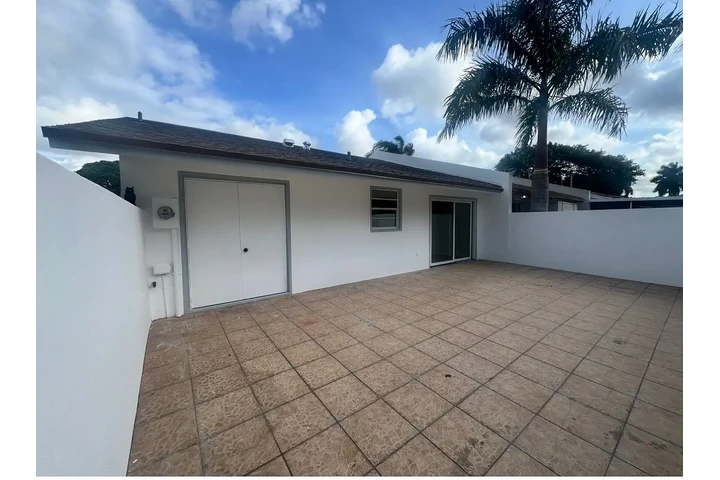 $1000 : Amazing 3 bedroom, 2 bathroom image 2