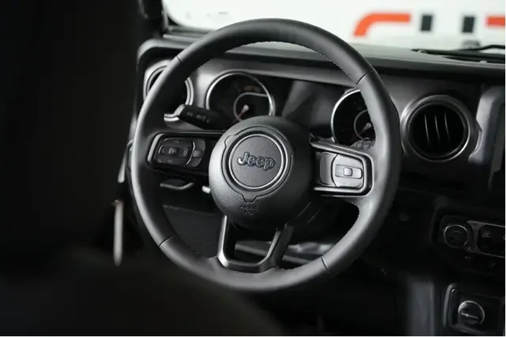 $30810 : Jeep Wrangler 2023 4x4 Sport image 7