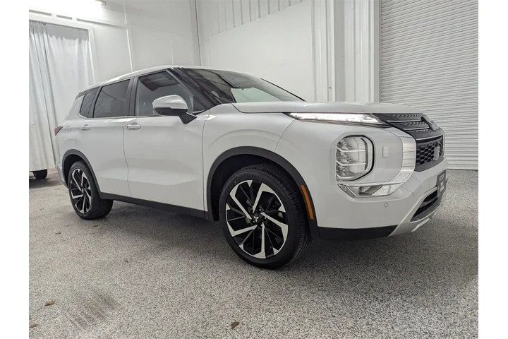 $24897 : Mitsubishi Outlander 2024 AW image 2