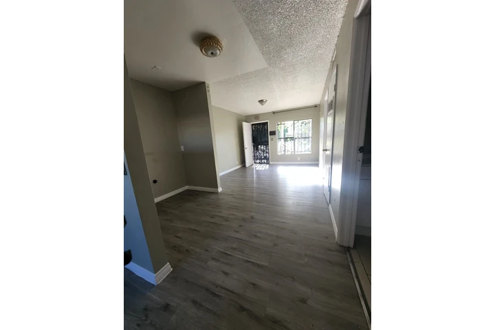 $2095 : Apt 2 Recamaras con Parking image 9