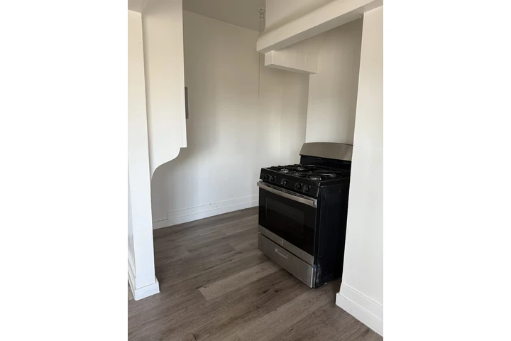 $1200 : APARTAMENTO SENCILLO image 4