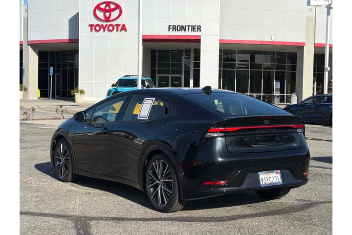 $32210 : Toyota Prius 2025 LE 4dr Hat image 5