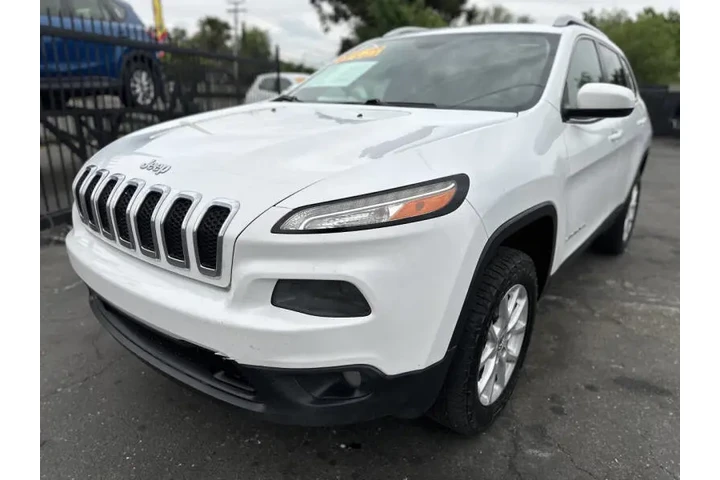 $6995 : 2017 Cherokee image 3