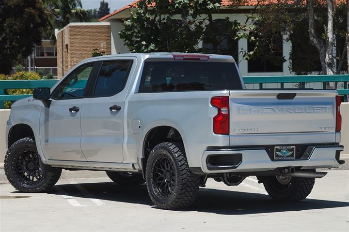 $33999 : 2021 Silverado 1500 Custom image 3