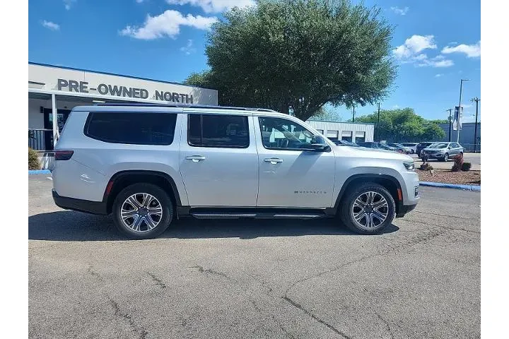 $33997 : Jeep Wagoneer L 2023 4x4 Car image 2
