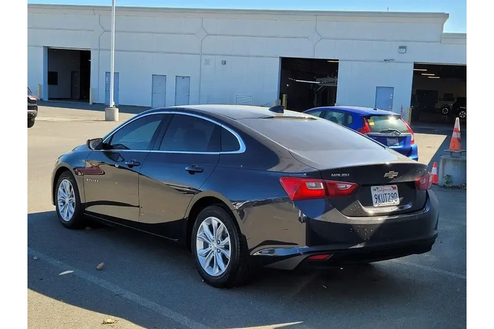 $21900 : Chevrolet Malibu 2023 LT 4dr image 3