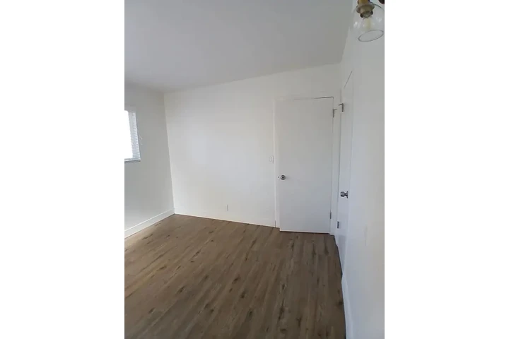 $1450 : 1 BED 1BATH Apt in Los Angeles image 7