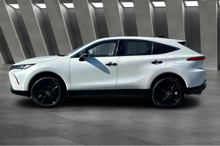 $27900 : Toyota Venza 2023 AWD LE 4dr image 7