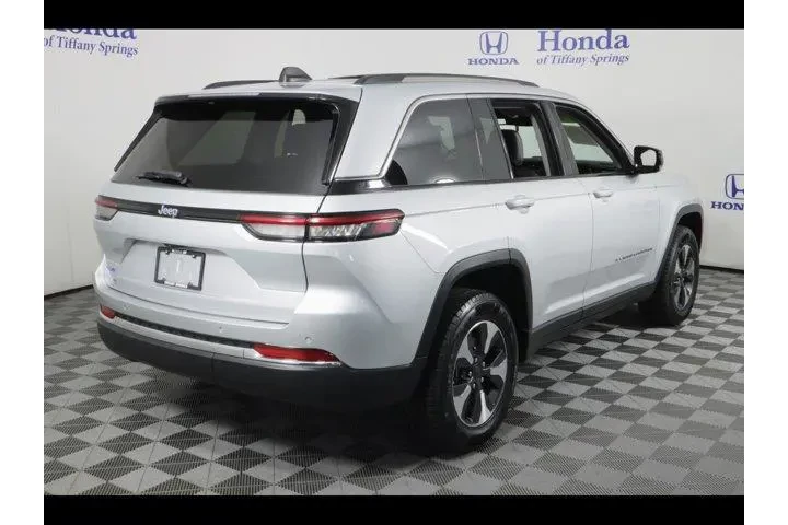$27875 : Jeep Grand Cherokee 2023 4x4 image 7
